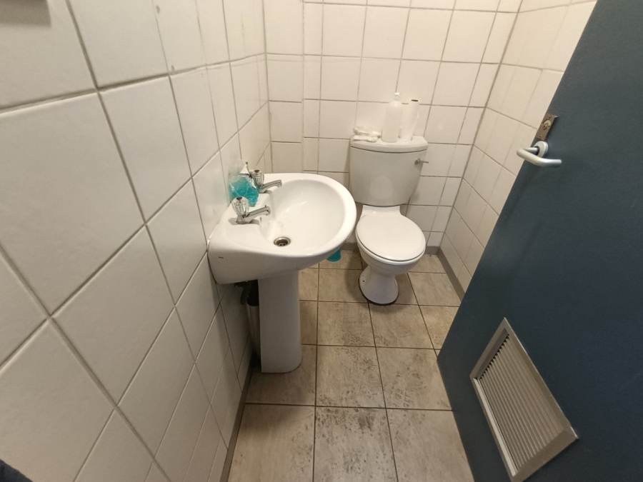To Let commercial Property for Rent in Oos Einde Free State